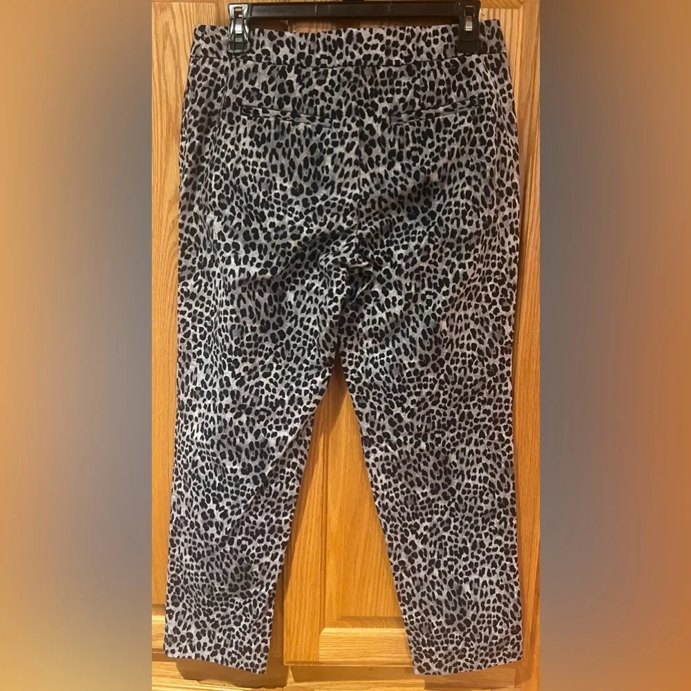 White House Black Market Black & Gray Leopard Print Slim Ankle Pants‎ Size 4R
